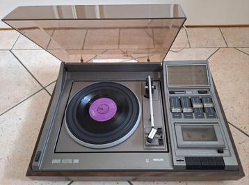 Philips Music Center 990 platenspeler/cassettedeck/radio beschikbaar voor biedingen