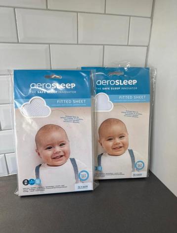 2x witte Aerosleep fitted sheets - 75x34 beschikbaar voor biedingen