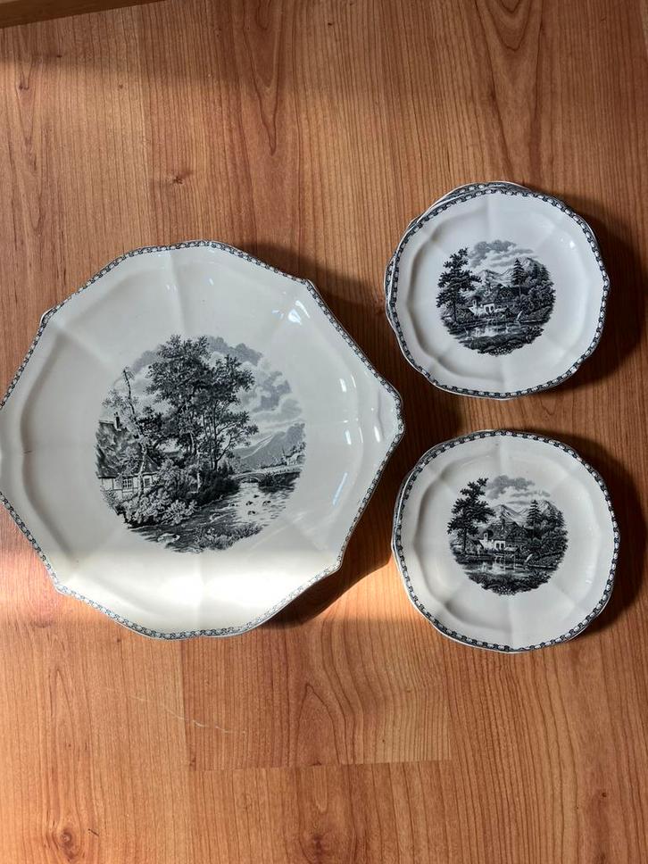 Societe Ceramique landschap zwart, Antiek en Kunst, Antiek | Servies los, Ophalen of Verzenden