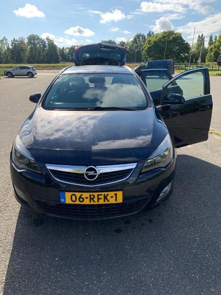 Opel Astra 1.4 Turbo 103KW ST 2011 Zwart Te Koop, Auto's, Opel, Particulier, Astra, ABS, Airbags, Airconditioning, Alarm, Bluetooth