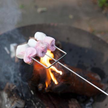  BBQ marshmallow pin buitenkoken bij vuurschaal of vuurkorf beschikbaar voor biedingen