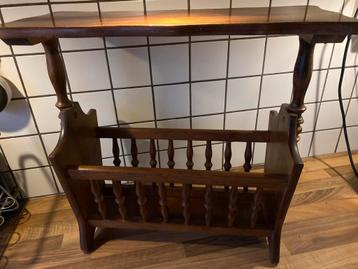 Krantenbak beschikbaar voor biedingen