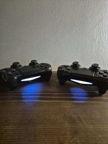 2x Originele Zwarte PlayStation 4 Controllers beschikbaar voor biedingen
