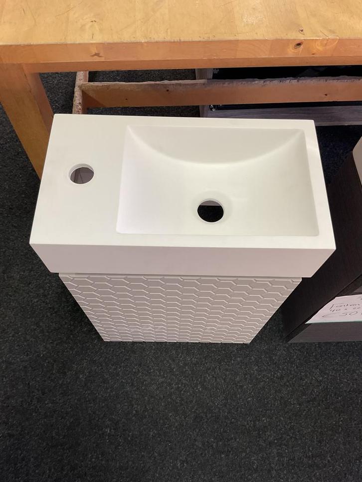 Solid Surface Fonteinmeubel - Showroommodel, Huis en Inrichting, Badkamer | Badkamermeubels, Zo goed als nieuw, Wastafelkast, Minder dan 100 cm
