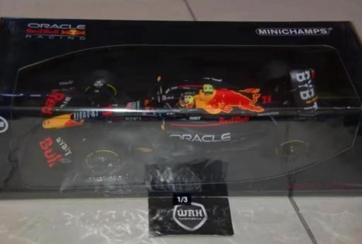SALE ! 1:18 F1 RED BULL RB19 GP ITALIAN PEREZ Minichamps WRH, Hobby en Vrije tijd, Modelauto's | 1:18, Zo goed als nieuw, Auto