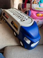Little tikes autotransporter met twee auto’s. Vrachtwagen, Kinderen en Baby's, Speelgoed | Speelgoedvoertuigen, Ophalen, Gebruikt