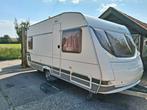 Chateau Calista 450 caravan, Caravans en Kamperen, Caravans, Chateau, Omvormbare zithoek, Rondzit, Kachel