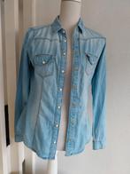 Lichtblauwe denim blouse maat 34, Blauw, Ophalen of Verzenden, Zo goed als nieuw, Maat 34 (XS) of kleiner