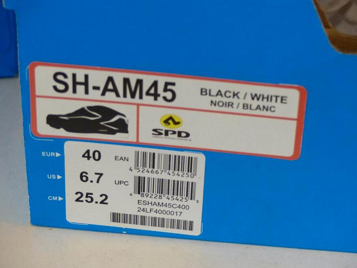 Shimano schoenen Mt 40 + SPD pedals, Fietsen en Brommers, Fietsaccessoires | Fietskleding, Nieuw, Dames, Heren, Kinderen, Schoenen