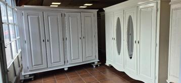 Kledingkasten, slaapkamerkasten, garderobe brocante kasten beschikbaar voor biedingen