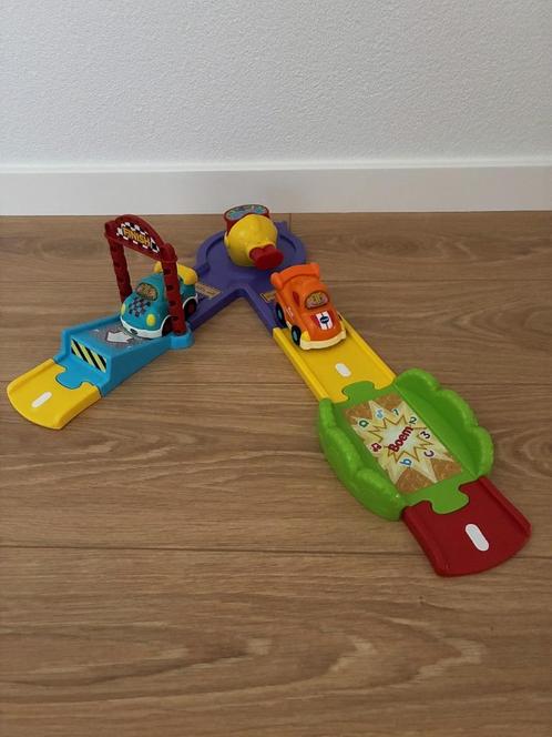 Vtech Toet Toet auto's lanceerbaan pakket met 2 auto's., Kinderen en Baby's, Speelgoed | Vtech, Gebruikt, 6 maanden tot 2 jaar
