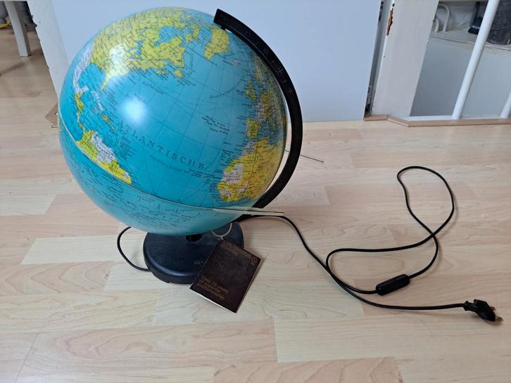Columbus Globe - Wereldbol (Opknapper) Gratis, Huis en Inrichting, Woonaccessoires | Wereldbollen, Ophalen