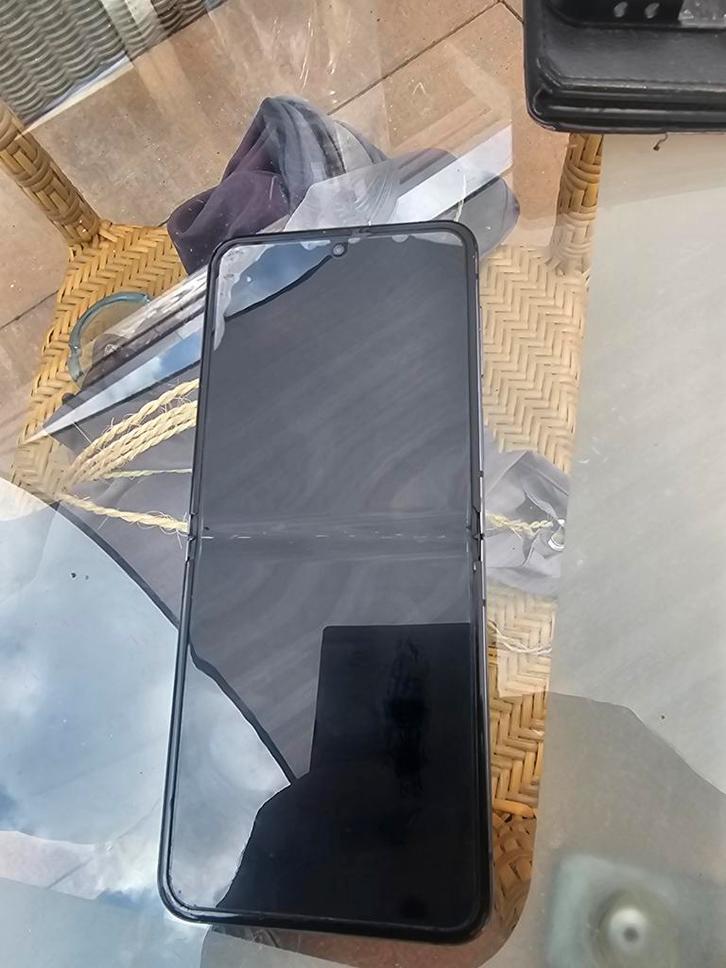 Samsung Galaxy Z Flip 5 - Inklapmodel, Telecommunicatie, Mobiele telefoons | Overige merken, Gebruikt, Zonder abonnement, Zonder simlock