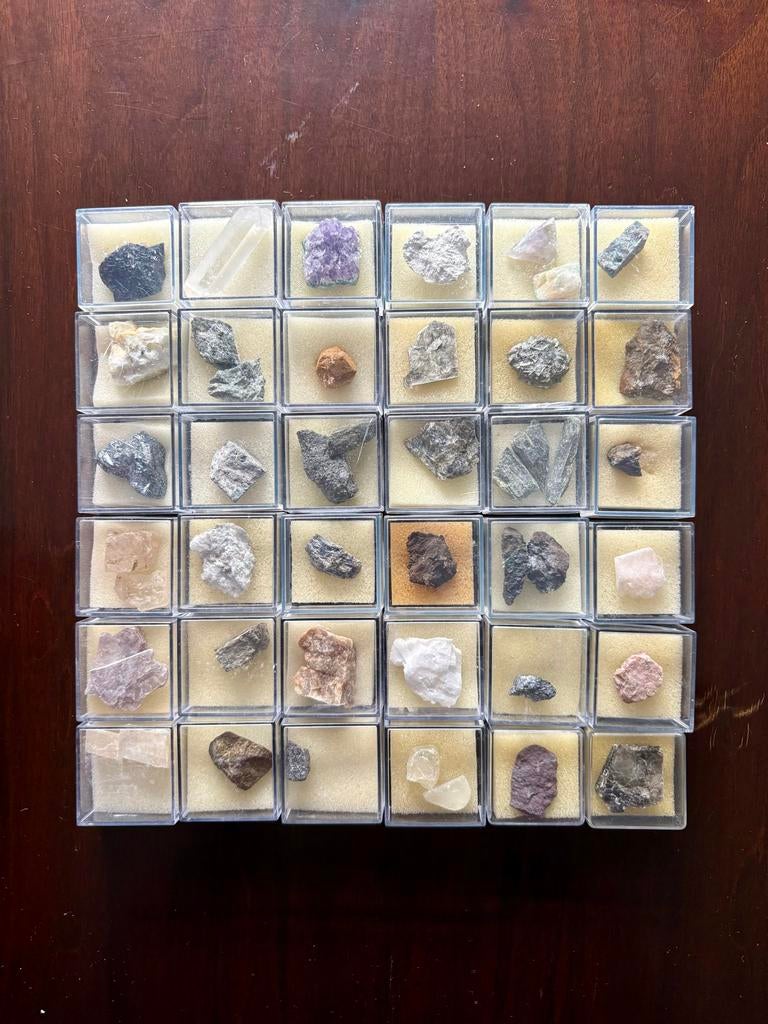 36x Mineralen – Schatten van de Aarde Collectie, Verzamelen, Ophalen of Verzenden, Mineraal