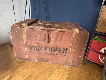 Antieke Houten Kist Van Eupen beschikbaar voor biedingen
