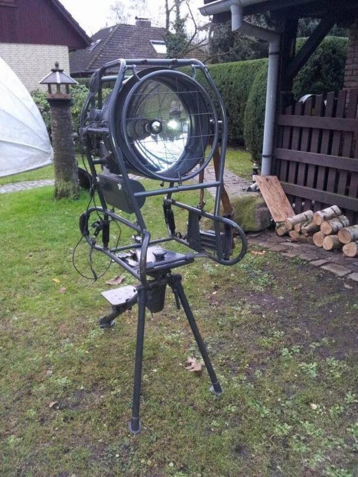 Zoeklicht met benzine aggregaat, Verzamelen, Militaria | Algemeen, Landmacht, Nederland, Ophalen