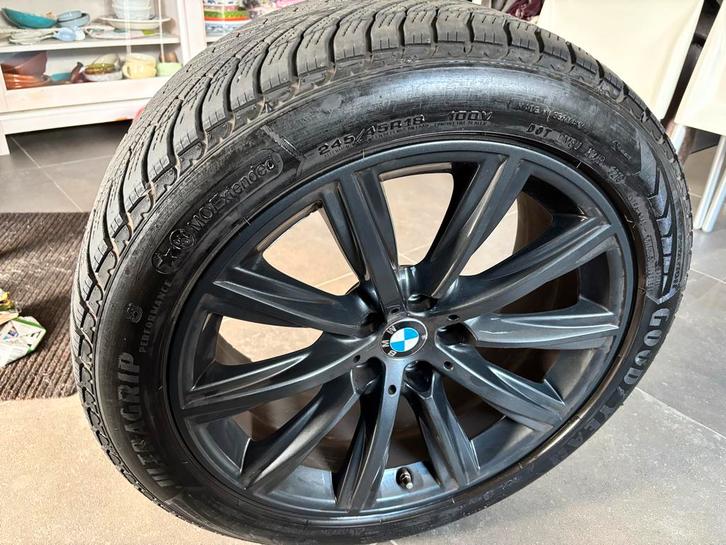 BMW Velgen 18 inch met Goodyear Winterbanden, Auto-onderdelen, Banden en Velgen, Banden en Velgen, Winterbanden, 18 inch, 245 mm