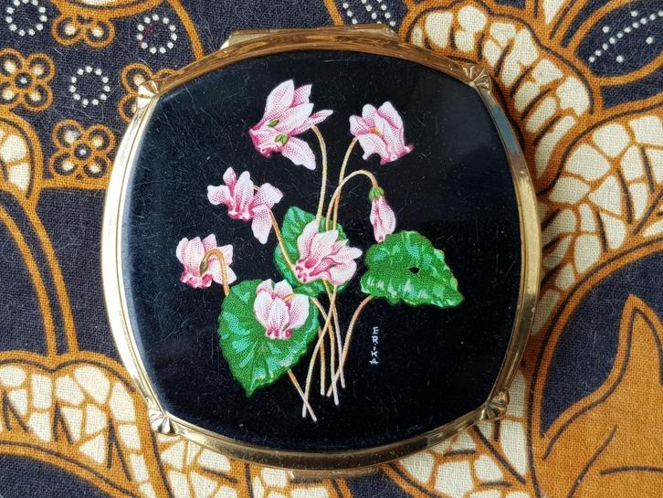 Vintage compact of poederdoos uit Engeland van Stratton., Antiek en Kunst, Antiek | Woonaccessoires, Ophalen of Verzenden