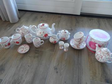 Room Seven servies. beschikbaar voor biedingen