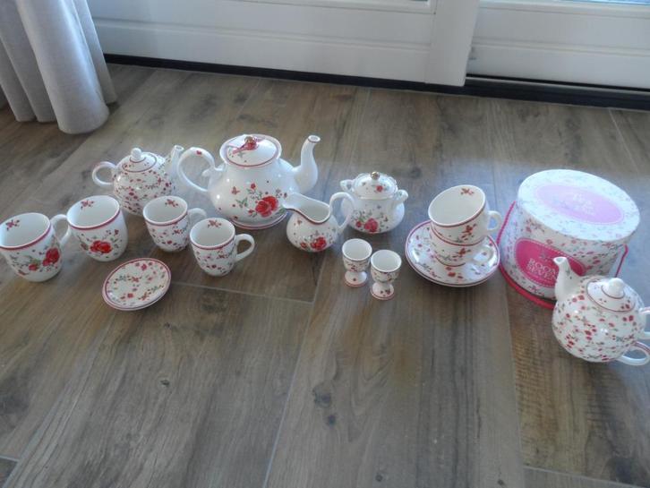 Room Seven servies €25,00., Huis en Inrichting, Keuken | Servies, Nieuw, Overige stijlen, Porselein, Ophalen