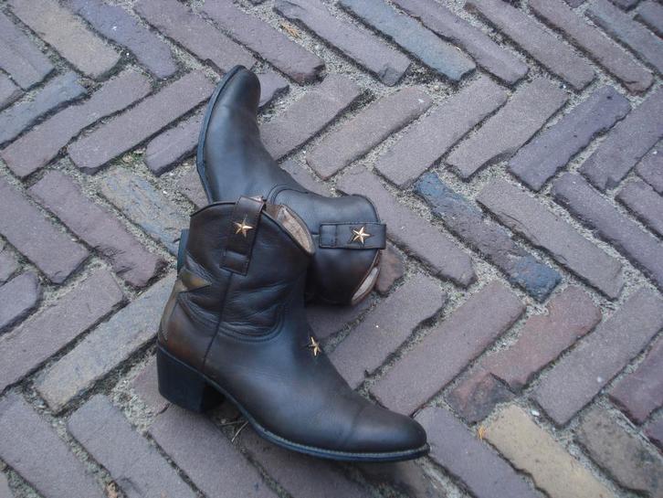GRATIS VERZENDEN STOERE ZWART BRUINE SENDRA LAARZEN 41, Kleding | Dames, Schoenen, Zo goed als nieuw, Lage of Enkellaarzen, Bruin