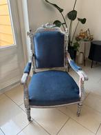 Antieke stijl fauteuil met blauw bekleding, Huis en Inrichting, Ophalen, Gebruikt, Minder dan 75 cm, 50 tot 75 cm