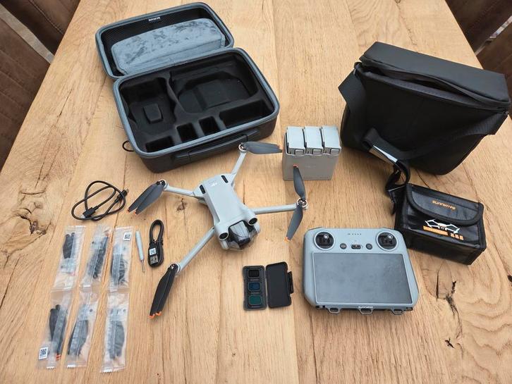 DJI Mini 3 Pro Smartcontroller Fly More Combo + extra's, Audio, Tv en Foto, Drones, Zo goed als nieuw, Ophalen