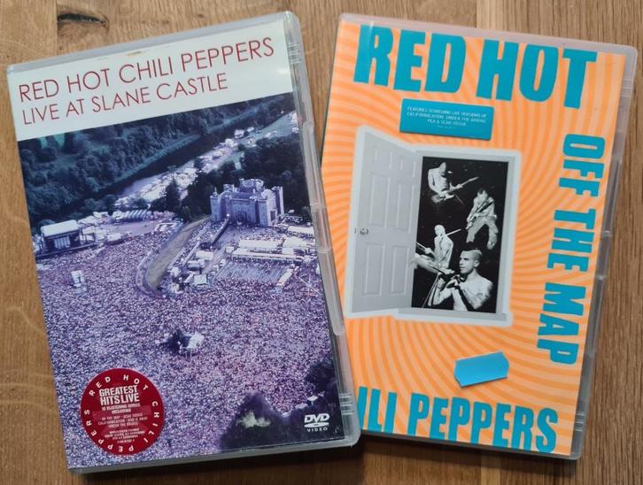 RED HOT CHILI PEPPERS - Off the map & Live at Slane (2 DVDs), Cd's en Dvd's, Dvd's | Muziek en Concerten, Zo goed als nieuw, Muziek en Concerten