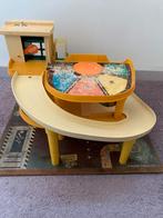 VINTAGE FISHER PRICE GARAGE, Kinderen en Baby's, Speelgoed | Fisher-Price, Ophalen of Verzenden, Gebruikt, Speelset, Met geluid