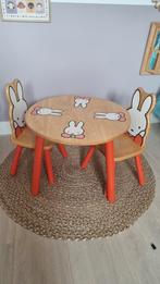 Tafel en 2 stoelen, nijntje, voor peuter en kleuter, Kinderen en Baby's, Kinderkamer | Tafels en Stoelen, Ophalen, Gebruikt, Tafel(s) en Stoel(en)
