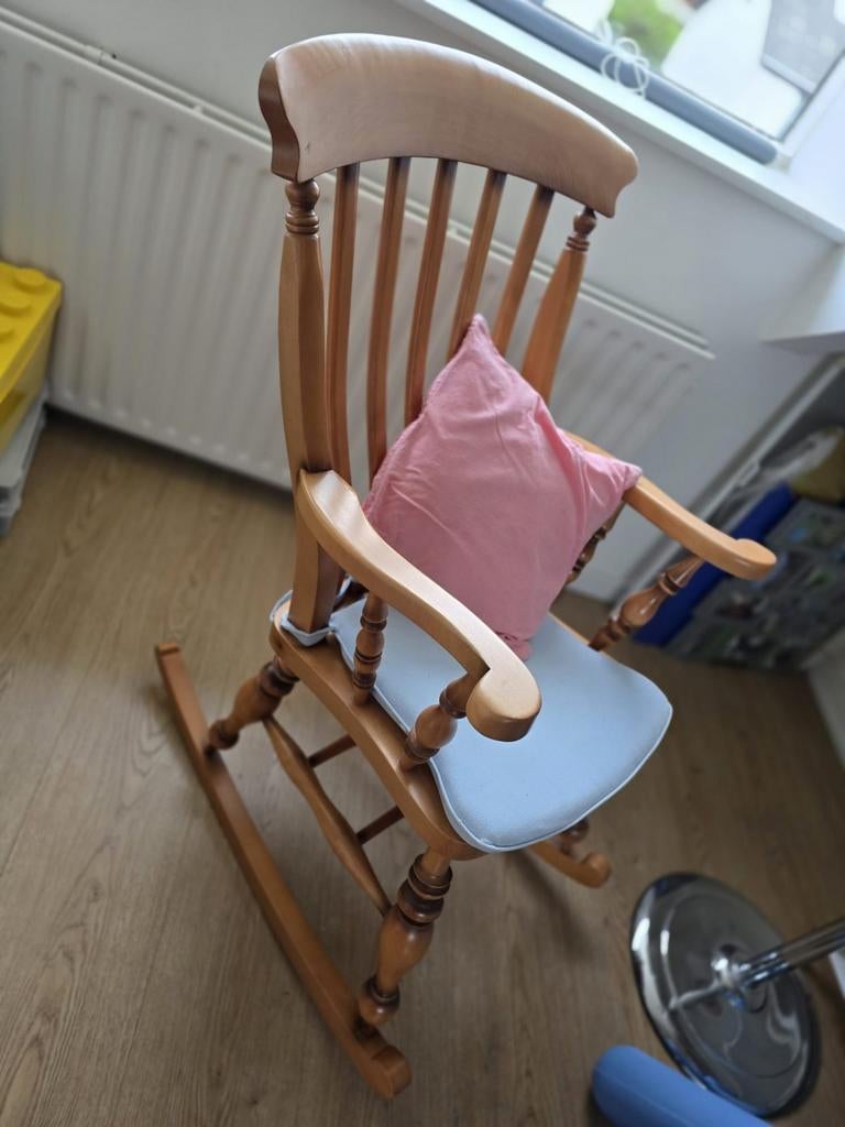 Houten Schommelstoel met Armleuningen, Huis en Inrichting, Stoelen, Ophalen, Bruin, Klassiek, Zo goed als nieuw