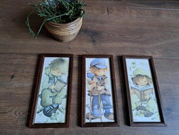 3 vintage schilderijtjes met houten lijst, 22cm-10,5cm beschikbaar voor biedingen