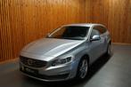 Volvo V60 2.4 D5 AWD TWIN ENGINE MOMENTUM AUTOMAAT, Auto's, Volvo, Automaat, Huisgarantie, Met garantie (alle), Zilver of Grijs