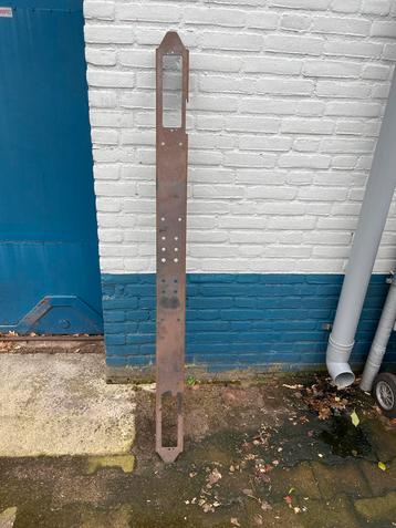 Achter chassisbalk Land Cruiser FJ / BJ beschikbaar voor biedingen