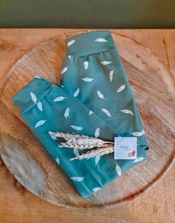 Broekje 92/98 'Veertjes • Nieuw handgemaakt  beschikbaar voor biedingen