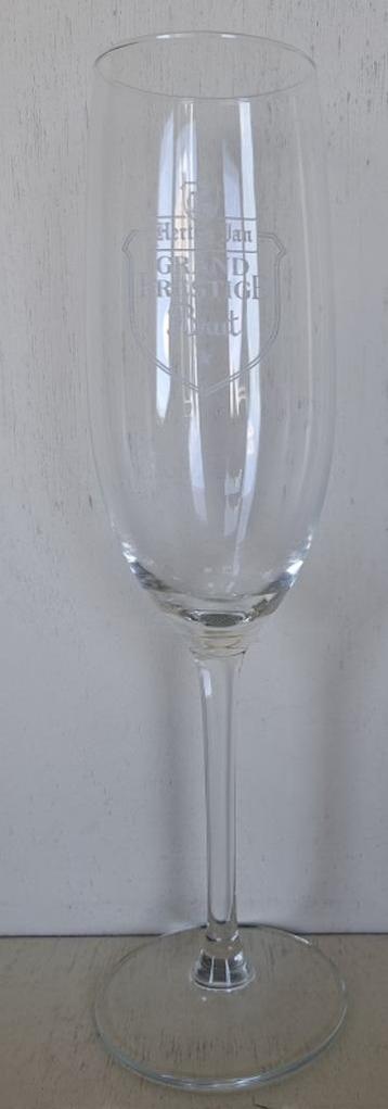 Hertog Jan Grand Prestige Brut Proefglaasje op voet beschikbaar voor biedingen