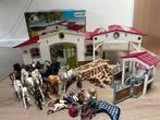 Schleich Paardenmanege met veel paarden en ruiters, Ophalen, Zo goed als nieuw