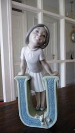 Lladro schoolmeisje met de letter U - #5149, Ophalen of Verzenden, Zo goed als nieuw, Mens