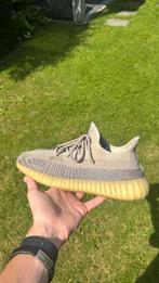 Yeezy 350 V2 Ash Pearl - Maat 42 1/3, Kleding | Heren, Schoenen, Ophalen of Verzenden, Gedragen, Overige kleuren, Sneakers of Gympen