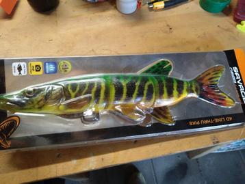 Savage Gear 4D Line-Thru Pike 48cm 820gr beschikbaar voor biedingen