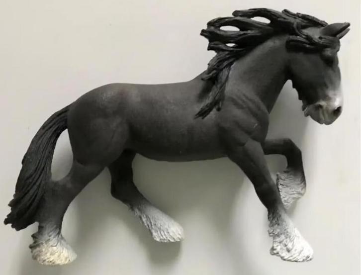 prachtig paard figuur FARM WORLD Schleich 13734 Shire Hengst, Verzamelen, Dierenverzamelingen, Zo goed als nieuw, Beeldje of Figuurtje