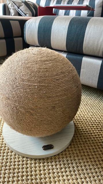 Krab bal kat beschikbaar voor biedingen