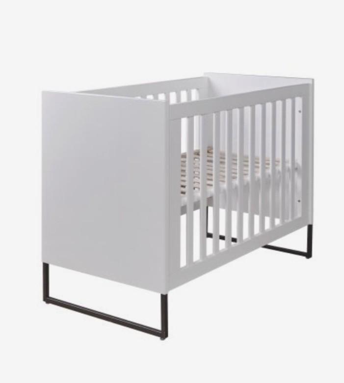 Complete Babykamer Set - Ledikant, Commode, Kast & Plank, Kinderen en Baby's, Kinderkamer | Complete kinderkamers, Gebruikt, Jongetje of Meisje