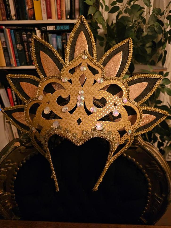 Carnaval Hoofdtooi - Prachtige Versiering!, Kleding | Dames, Carnavalskleding en Feestkleding, Zo goed als nieuw, Accessoires