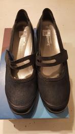 Schoenen 42, Kleding | Dames, Schoenen, Ophalen of Verzenden, Nieuw, Sneakers of Gympen