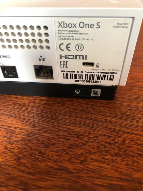 Xbox one s, Spelcomputers en Games, Games | Xbox One, Gebruikt, Overige genres, 3 spelers of meer, Vanaf 12 jaar, Online, Ophalen of Verzenden