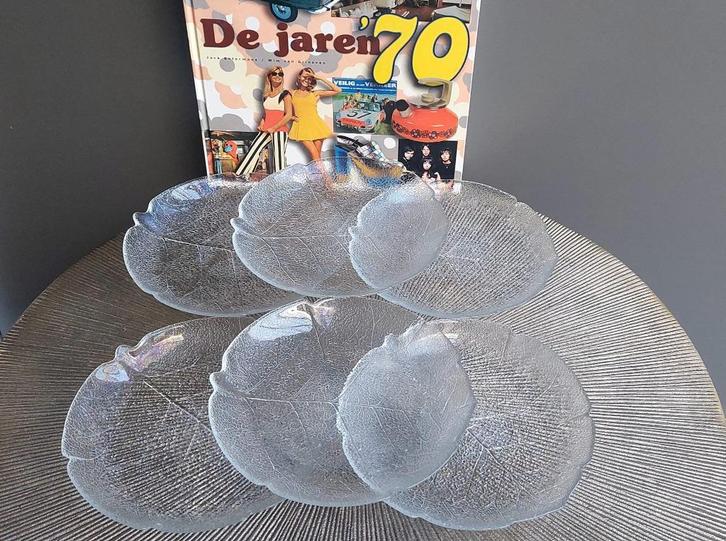 Vintage 6 Arcoroc Aspen Leaf ontbijt borden 19.5 cm, Huis en Inrichting, Keuken | Servies, Zo goed als nieuw, Bord(en), Overige stijlen