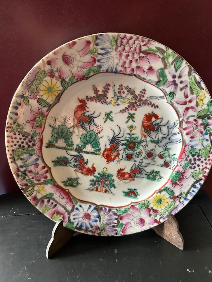 Chinees antiek porseleinen bord met hanen en bloemen, Antiek en Kunst, Antiek | Wandborden en Tegels, Ophalen of Verzenden