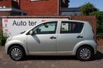 Daihatsu SIRION 1.3i 16V Comfort, Auto's, Daihatsu, Voorwielaandrijving, Gebruikt, 4 cilinders, Beige