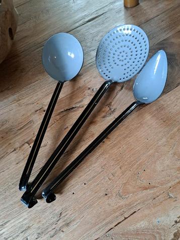 Oude Emaille Lepelset - Prima Staat! beschikbaar voor biedingen